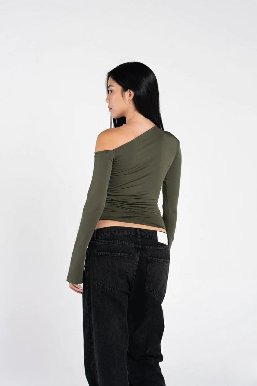 ONE SHOULDER FLARED SLEEVE