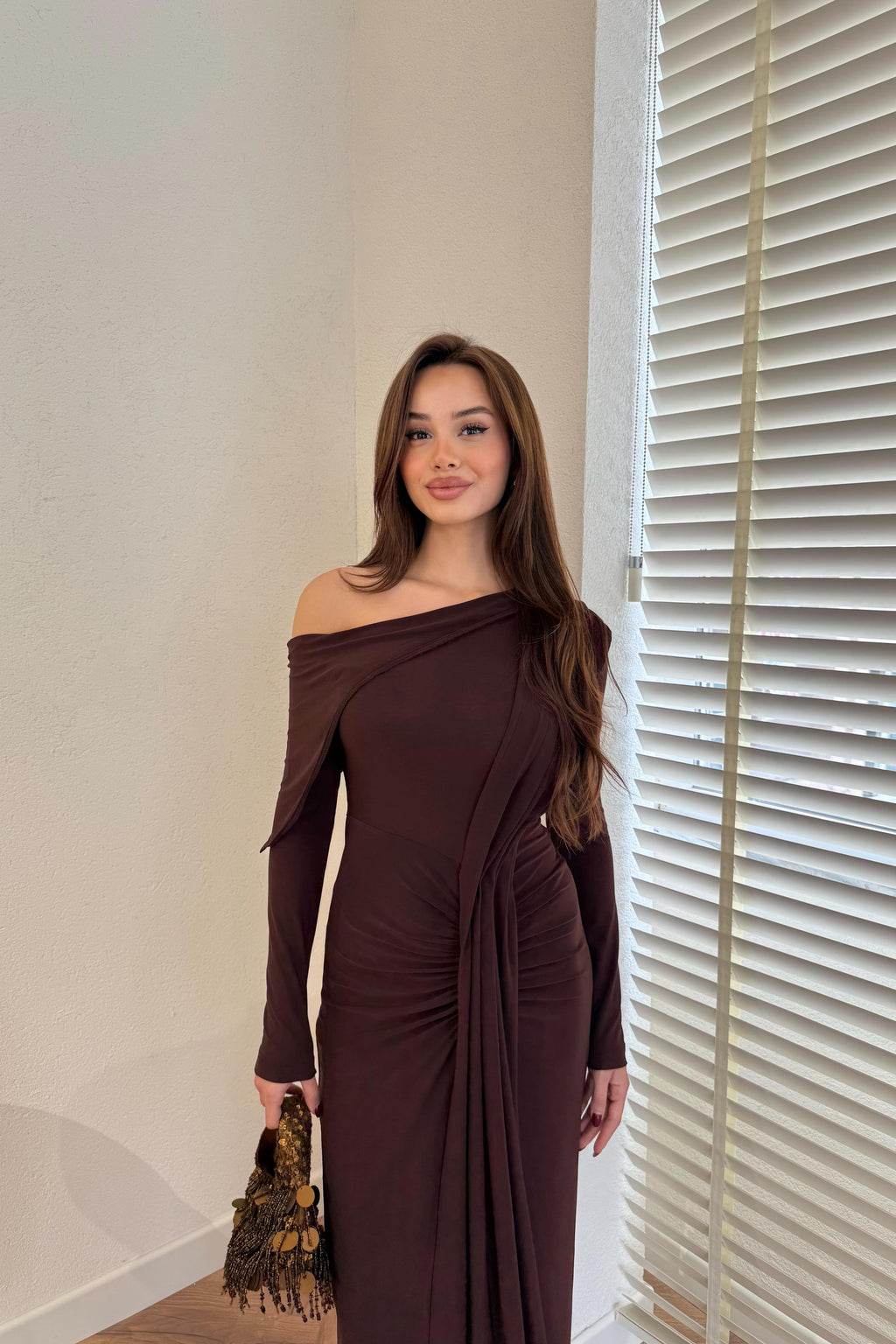 Off-the-Shoulder Pleated Flowy Dress - BROWN