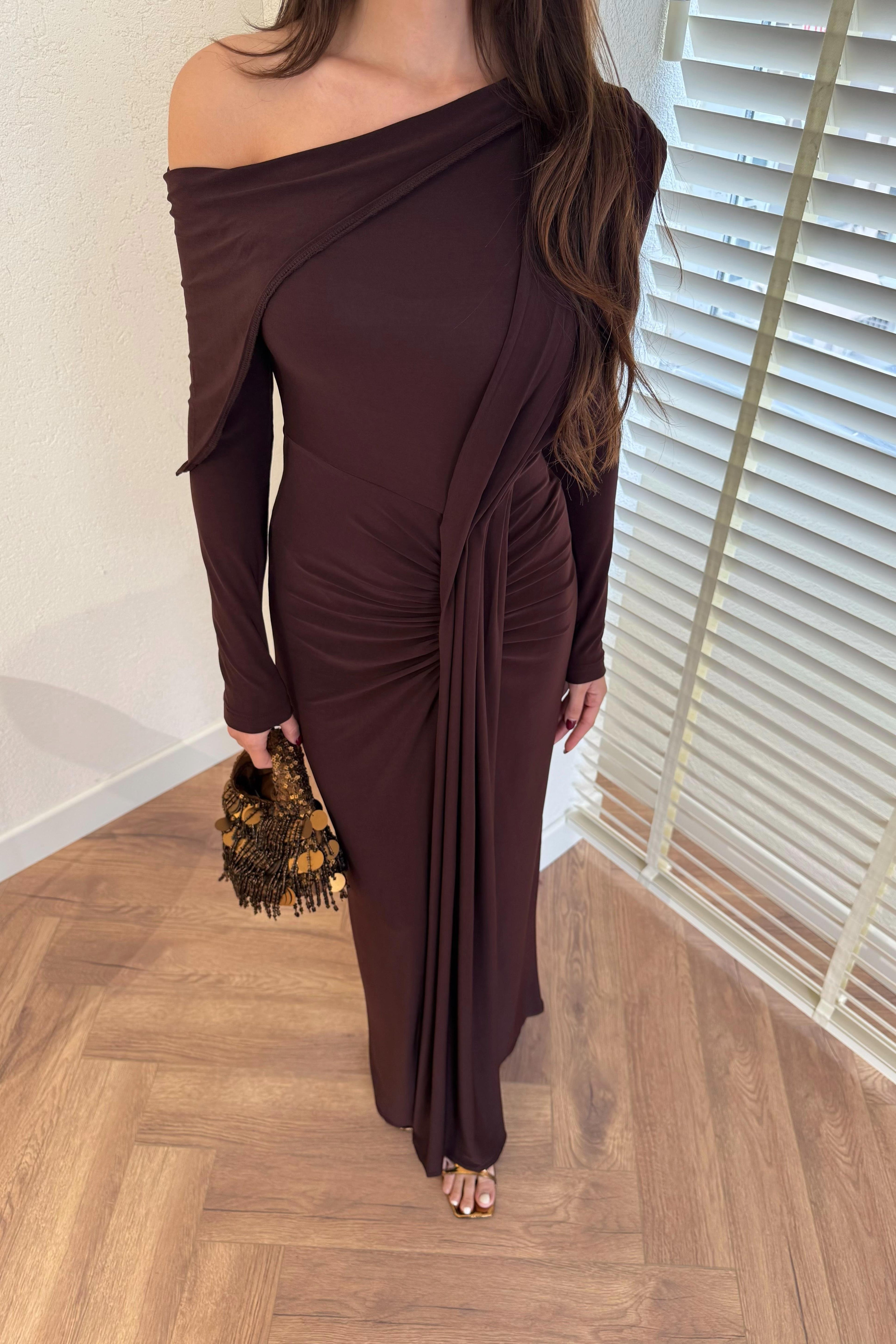 Off-the-Shoulder Pleated Flowy Dress - BROWN